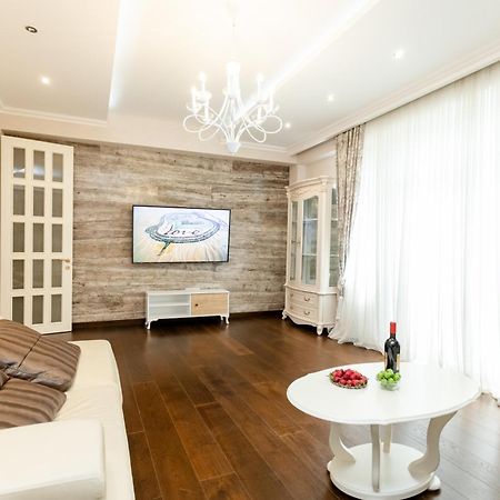 3Bd-2Bth Apartment In Tbilisi City Center Luaran gambar