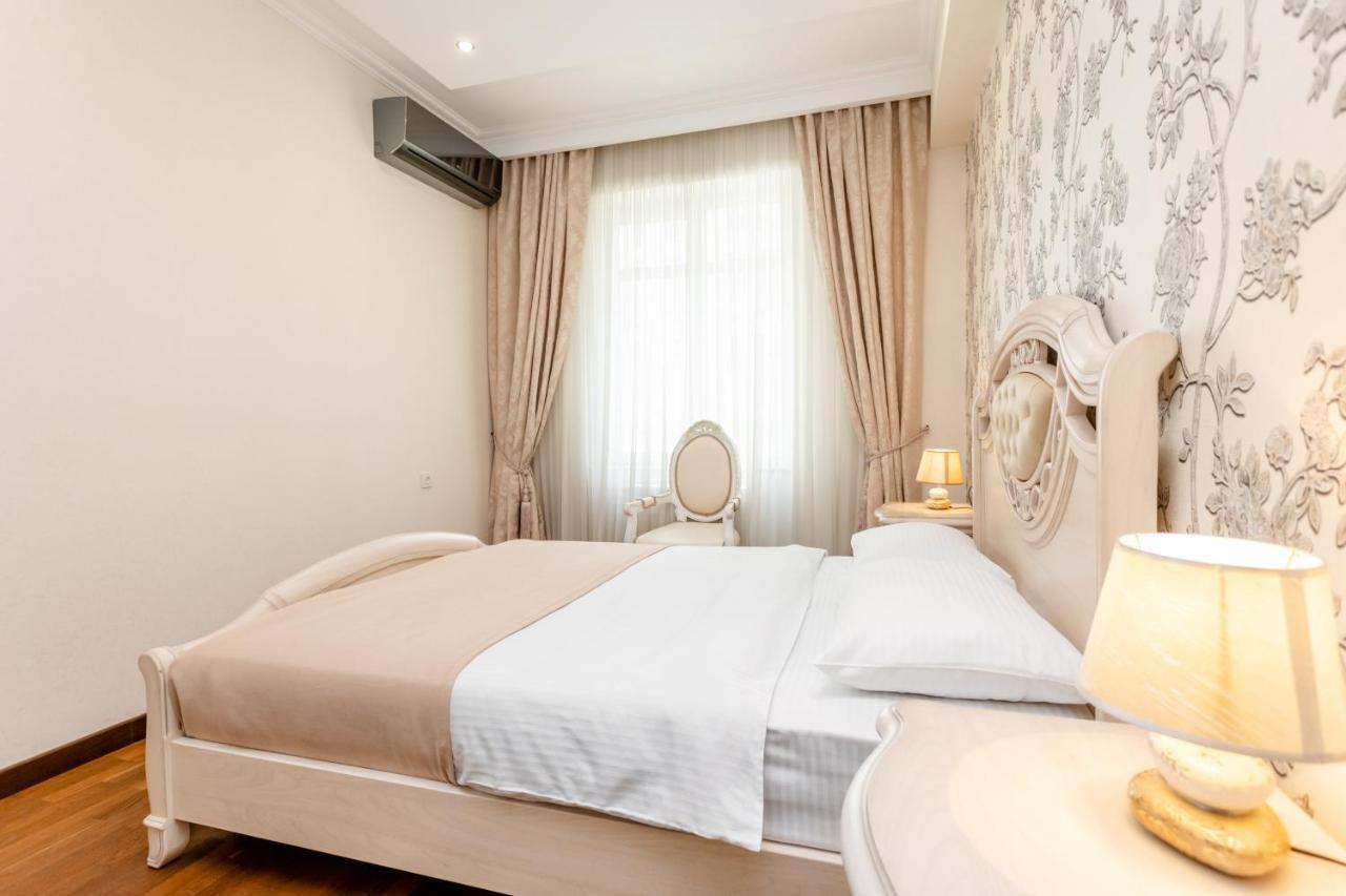 3Bd-2Bth Apartment In Tbilisi City Center Luaran gambar