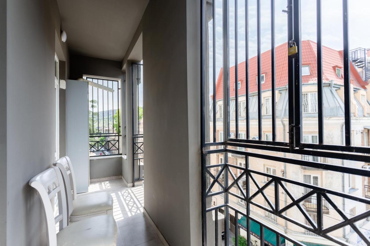 3Bd-2Bth Apartment In Tbilisi City Center Luaran gambar