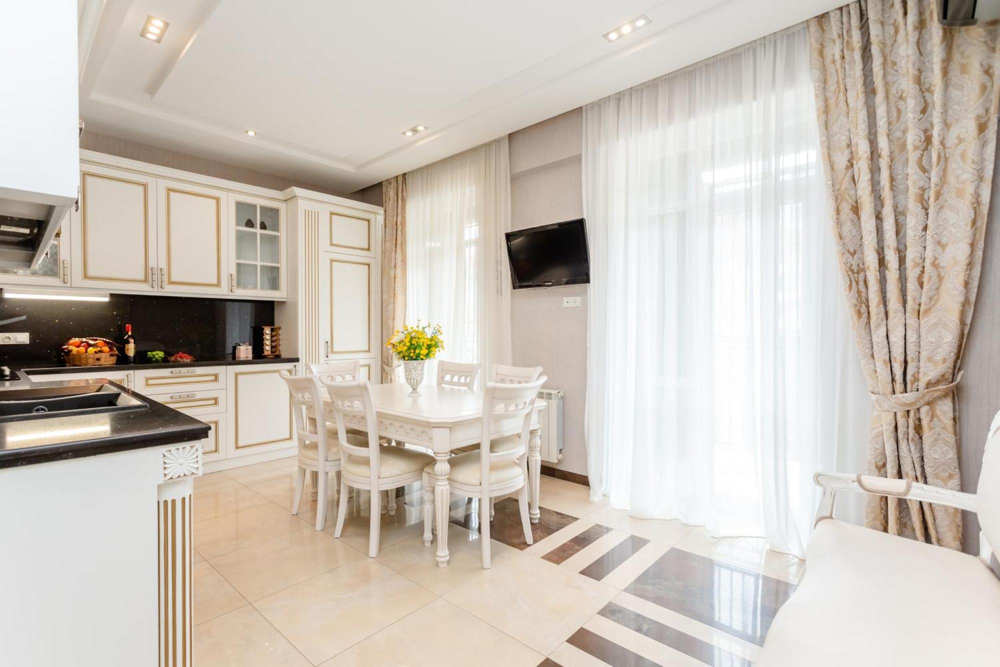 3Bd-2Bth Apartment In Tbilisi City Center Luaran gambar